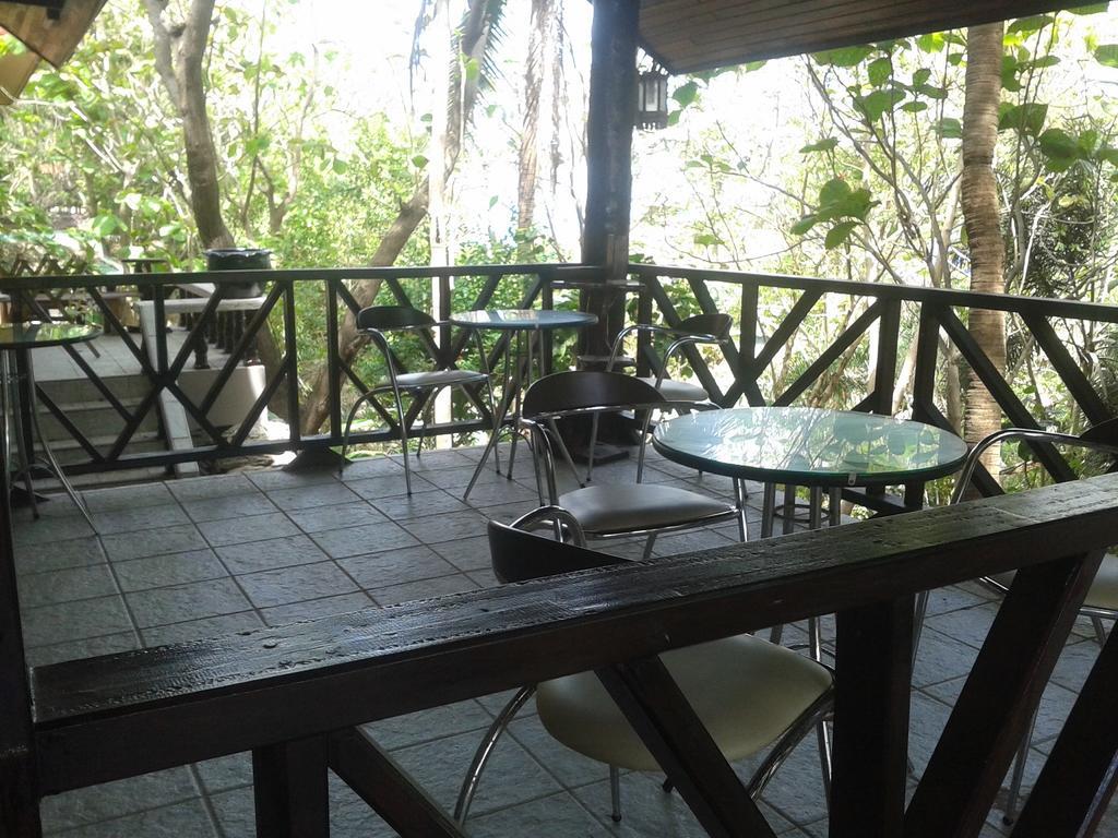 Jungle Gym Hotel Haad Rin Bagian luar foto