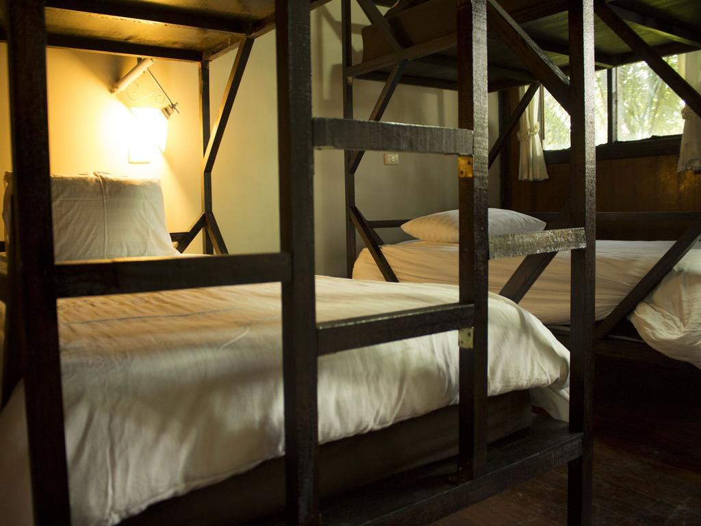 Jungle Gym Hotel Haad Rin Bagian luar foto